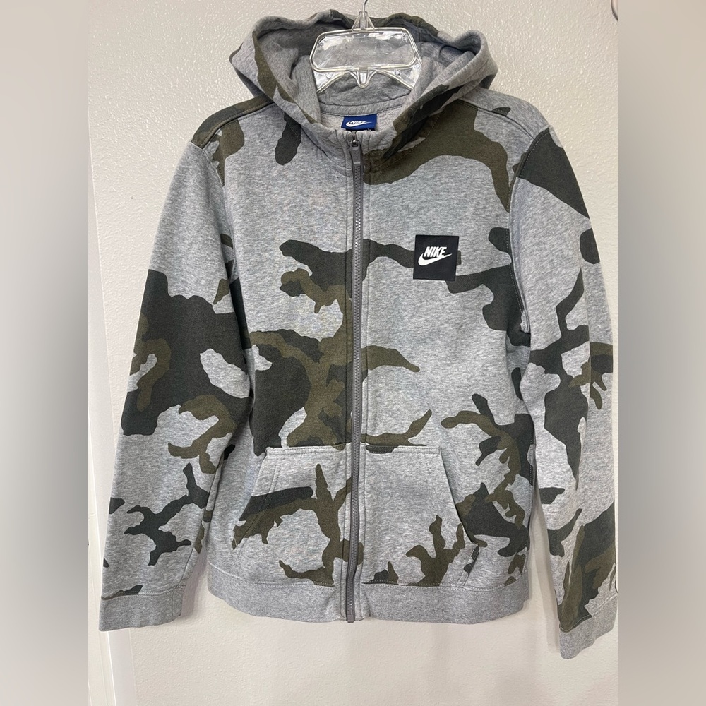 Boy’s Nike Camo Cotton Full-Zip Hoodie Size XL